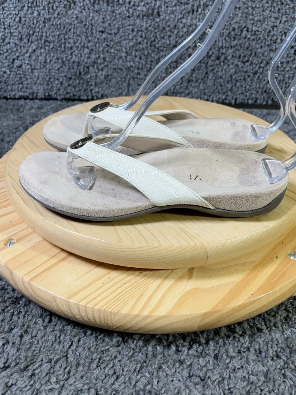Vionic Sandals Hilda Women Size 8.5 Ivory Woven Leather Thong Slip On Wedge Heel